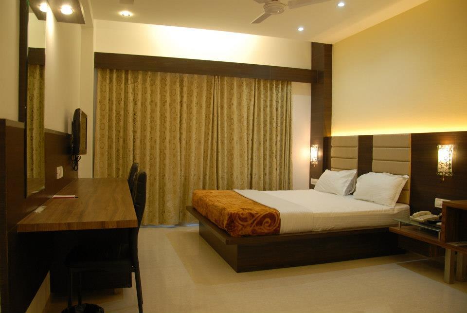 Hotel Sarvottam Hālol Dış mekan fotoğraf
